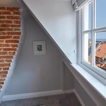 Host & - Jet ويتبي